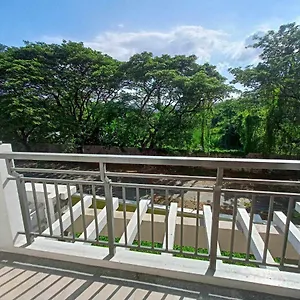 Acacia Estates Taguig Aparthotel
